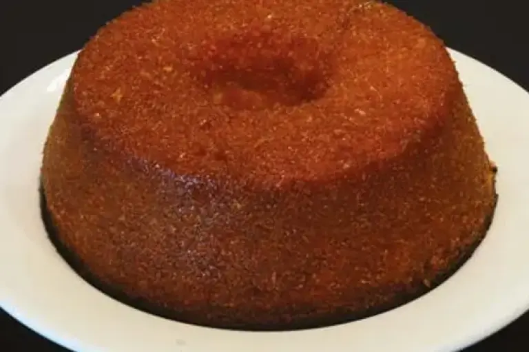 Foto ilustrativa da receita de Bolo de macaxeira caramelizada