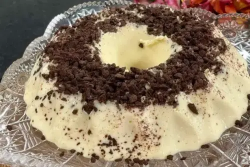 Foto ilustrativa de uma receita pronta de Gelado De Ninho Com Chocolate