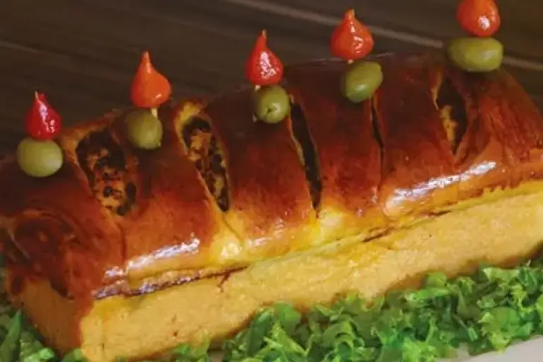 Foto ilustrativa da receita de Pão caseiro recheado