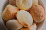 Foto ilustrativa de uma receita pronta de Pão de queijo