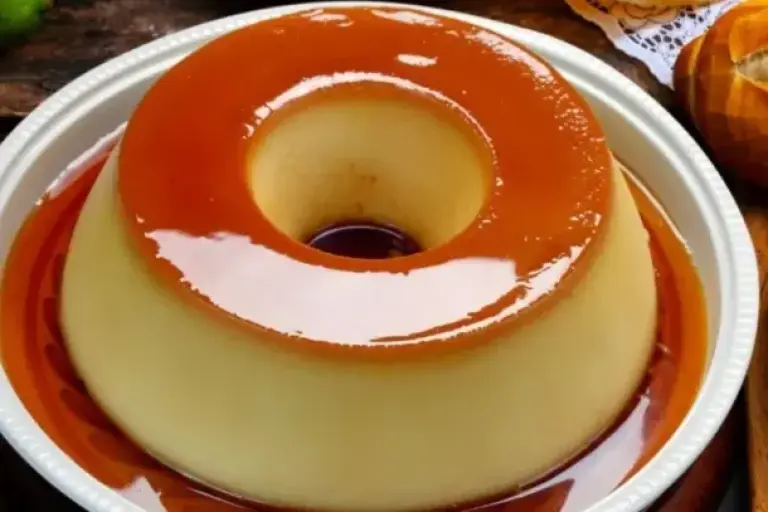 Foto ilustrativa da receita de Pudim sem ovo e fogo