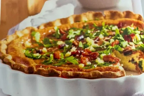 Foto ilustrativa de uma receita pronta de Quiche Famosa