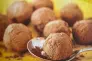 Foto ilustrativa de uma receita de Trufas De Amendoim  E Cacau